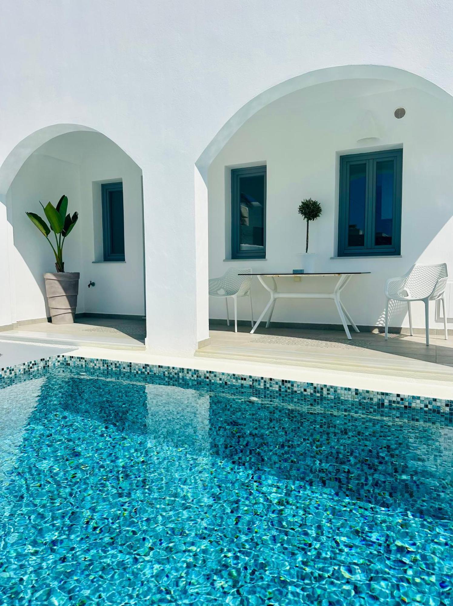 White Harmony Suites Мегалохори Экстерьер фото