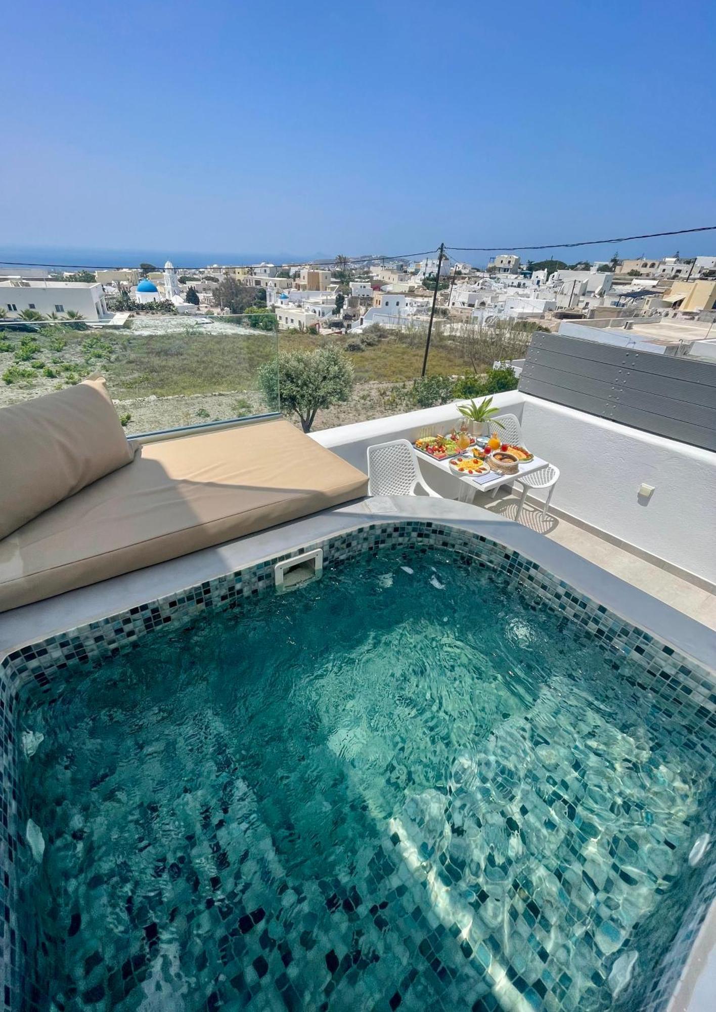 White Harmony Suites Мегалохори Экстерьер фото